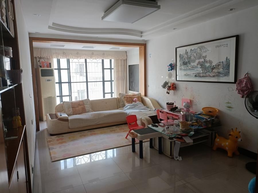 紅葉公寓（高新技術(shù)產(chǎn)業(yè)開發(fā)區(qū)）法拍房16組團601室