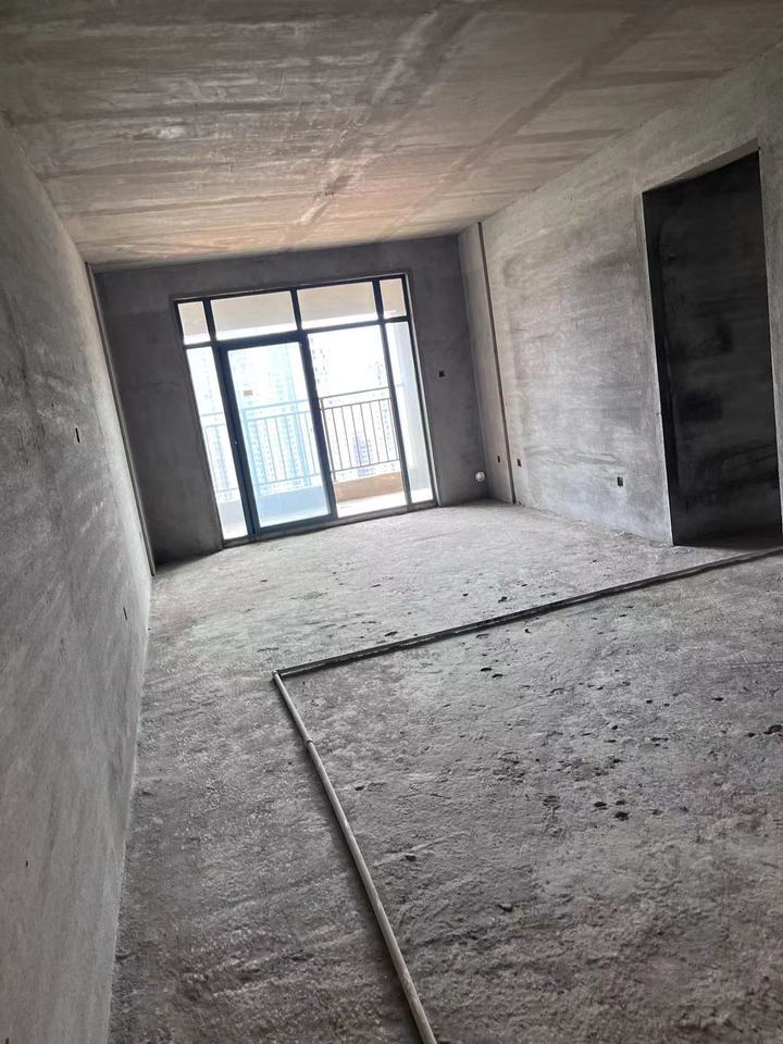 金湘苑小區(qū)法拍房4#商業(yè)、24#棟住宅2202號(hào)