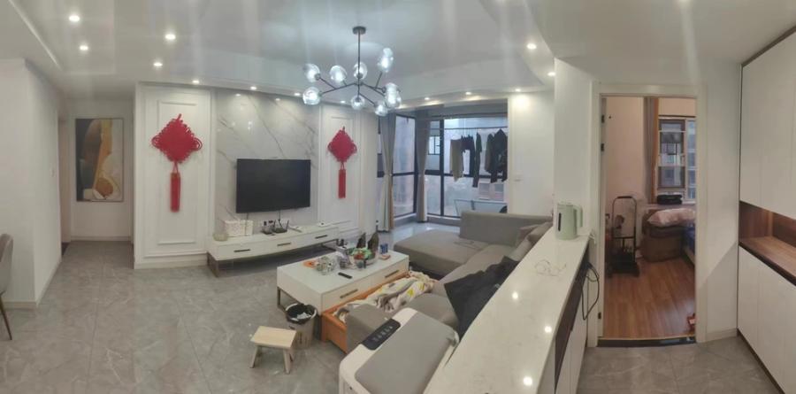 新城國(guó)際花都法拍房六期F8棟804及房屋內(nèi)現(xiàn)有的家具、家電