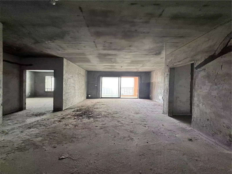 三一街區(qū)法拍房一期4、5棟2602號及地下室-1336號不動產(chǎn)（實勘地庫車位編號C073）