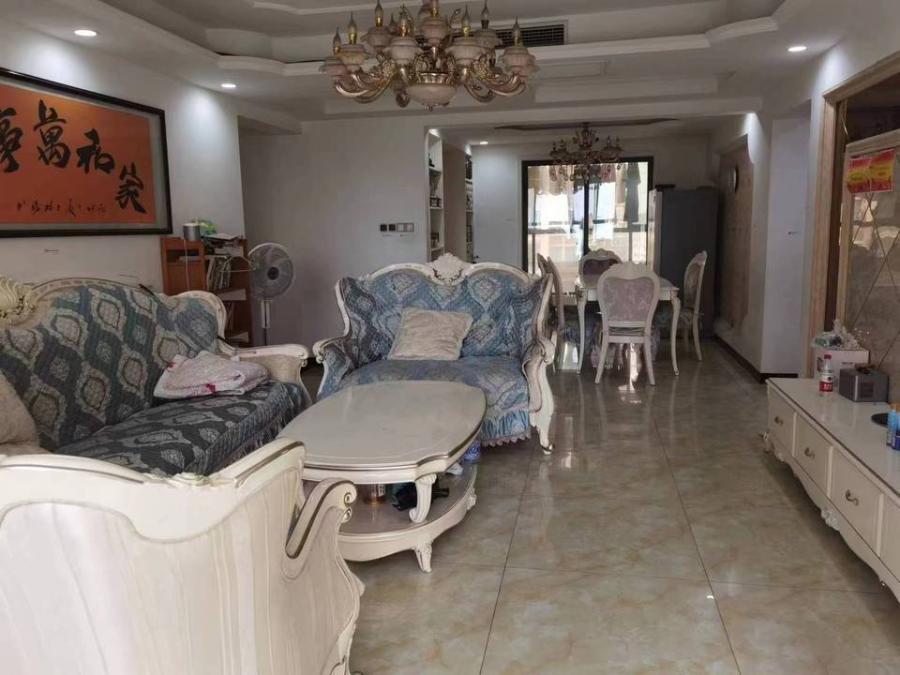 深業(yè)睿城法拍房一期E12棟803室及室內部分家具家電