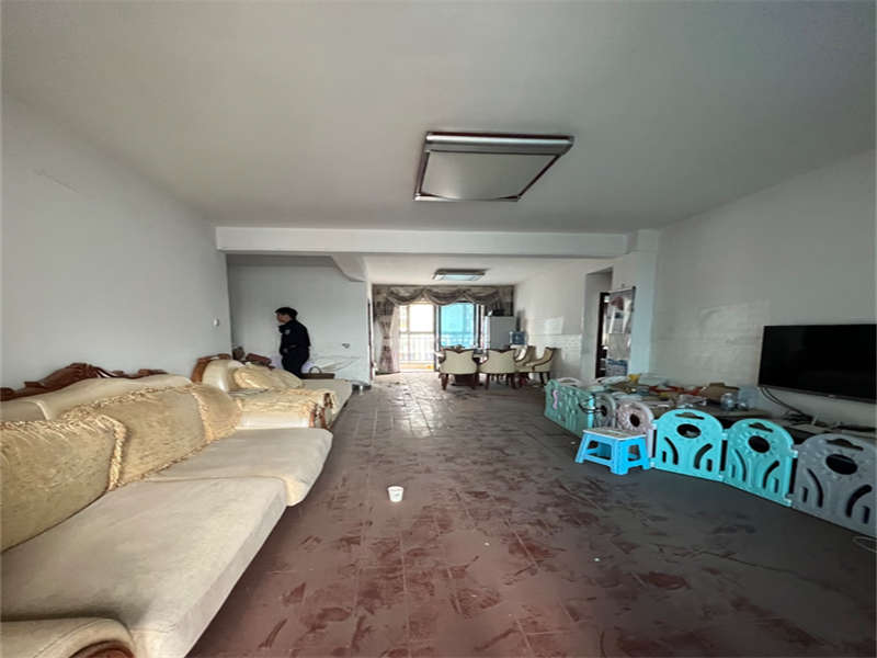 凱通國際城法拍房7、8、9棟2021號及室內(nèi)家具家電