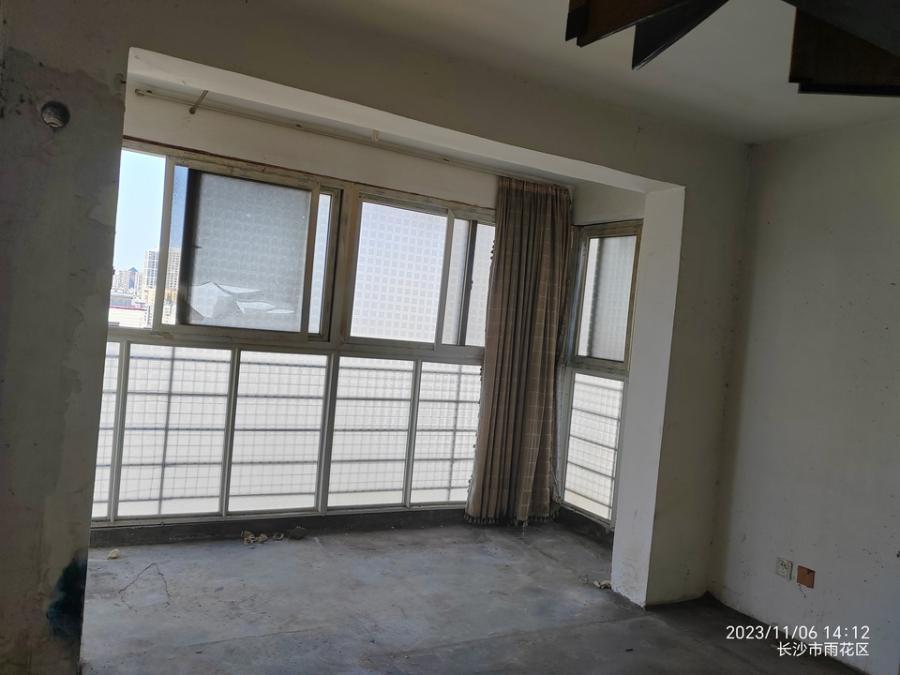 長沙標(biāo)準(zhǔn)件總廠宿舍法拍房7號棟經(jīng)濟適用房1102號