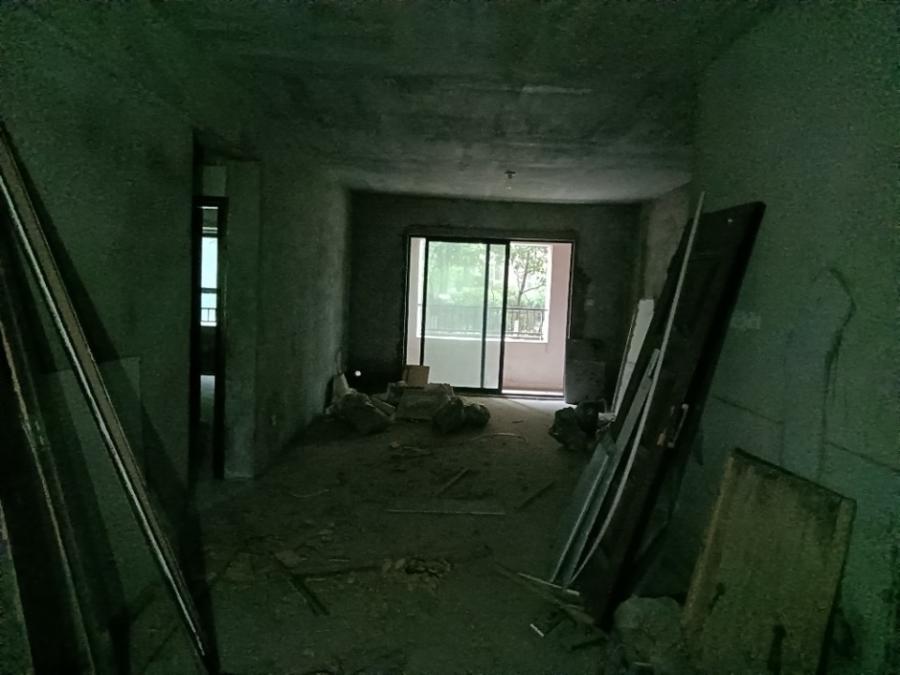 三一街區(qū)法拍房一期2、3棟104室