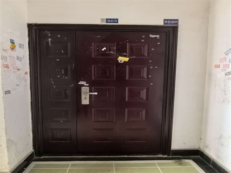 睿智園小區(qū)法拍房1、2棟503房