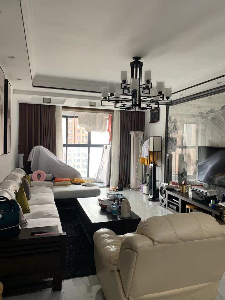 三一街區(qū)法拍房二期10、11棟2102號