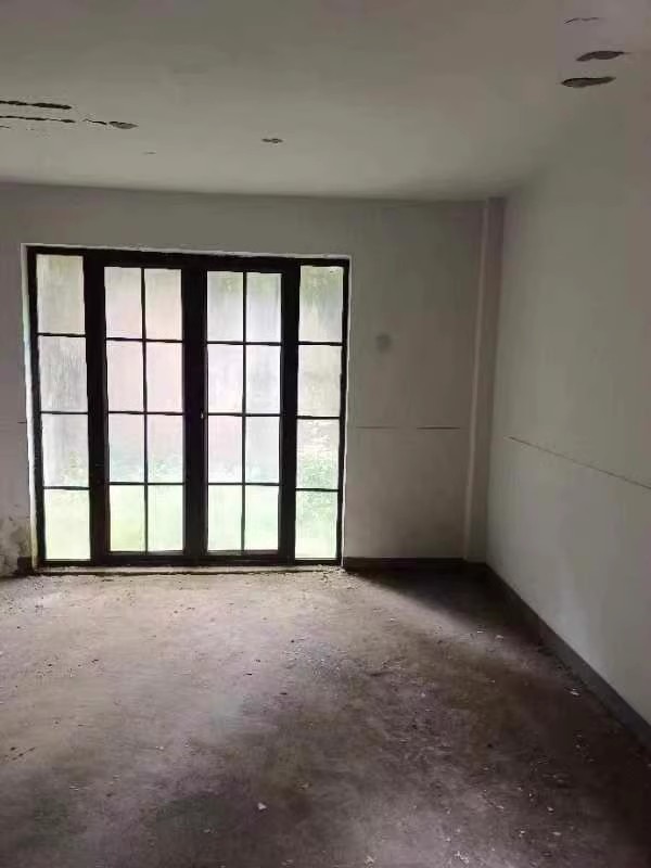 融科檀香山法拍房12棟101號房屋及2個(gè)車位（車位號108、109）和地下室