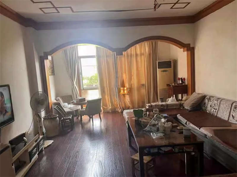 凌霄社區(qū)火星街道1片(凌霄路)法拍房019棟513號 凌霄社區(qū)火星街道1片(凌霄路)法拍房019棟513號