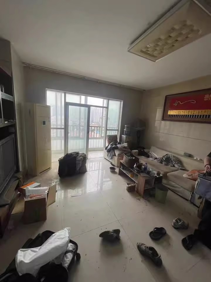 香海西岸法拍房B08、09棟2001房