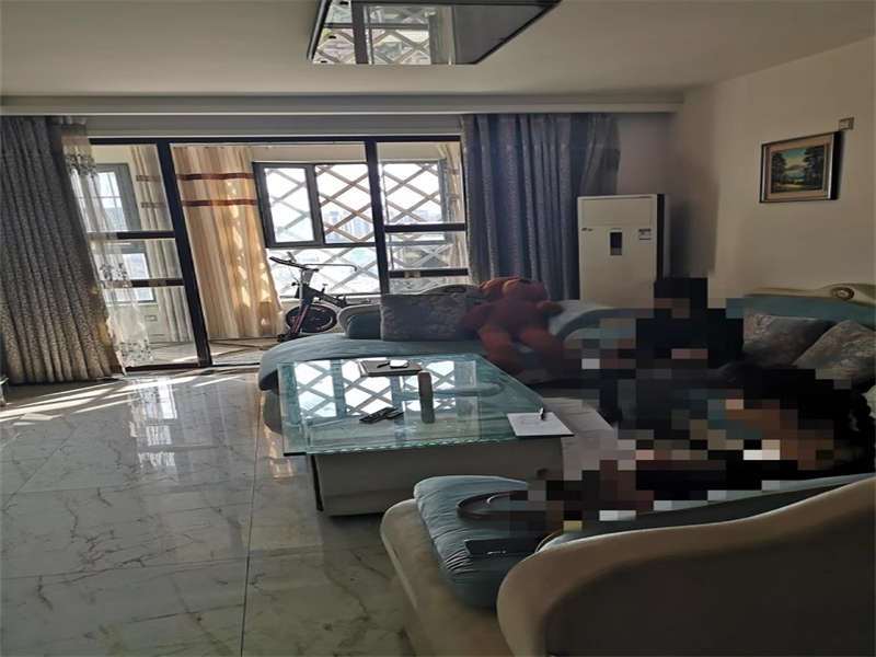 好望谷云邸法拍房8、9棟2808號(hào)及室內(nèi)家具家電