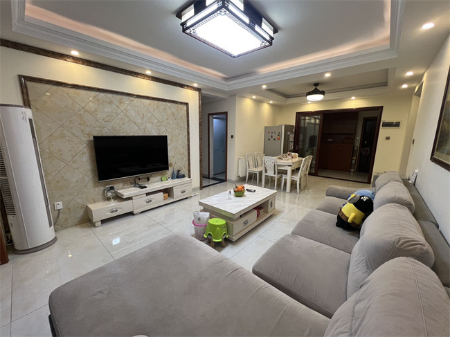 （首付12萬(wàn)）長(zhǎng)燃新奧佳園8棟10樓（帶車位）