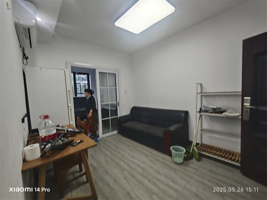 曠遠洋湖18克拉（曠遠畫境美苑二期）法拍房10棟205房及其室內(nèi)物品