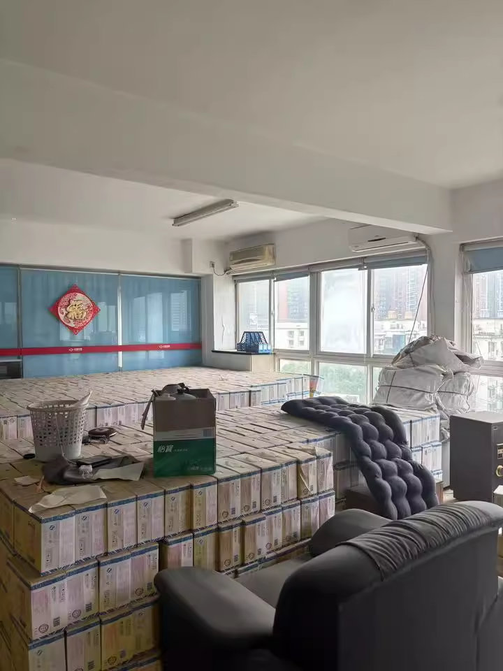 （月租5000）伍家?guī)X生活廣場(chǎng)法拍房2-3號(hào)棟8001、8002、8003、8004室