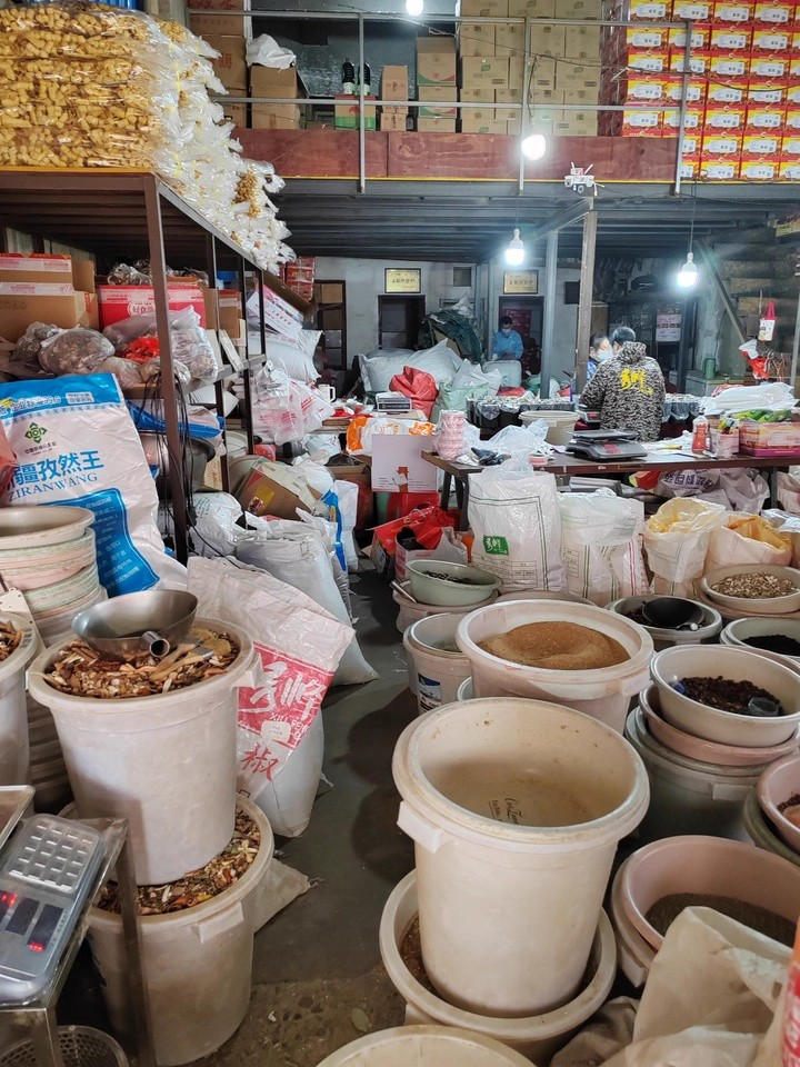 （年租金8萬）紅星大市場(chǎng)內(nèi)法拍房B1棟102號(hào)房屋